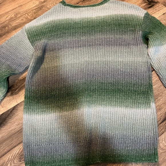 Green and Gray/Blue Gradient Sweater- size M - Picture 6 of 7